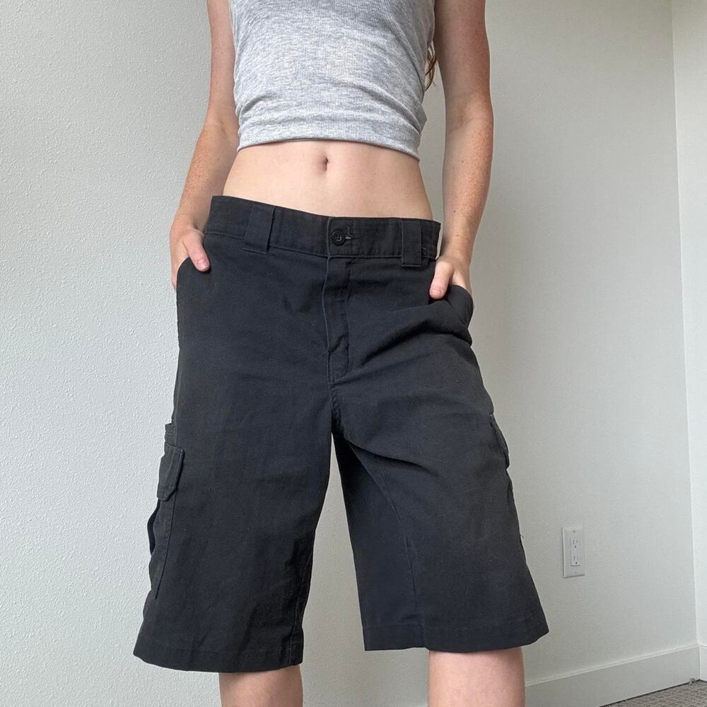 Dickies Black low rise baggy cargo shorts